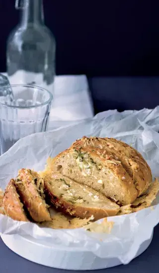 Česnekový chléb s parmazánem