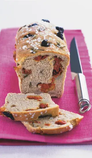 Chléb se sušenými rajčaty