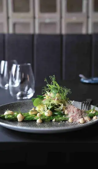 Chřest se spáleným máslem