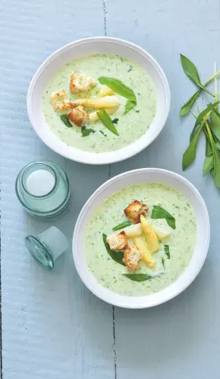 Chřestová polévka s medvědím česnekem