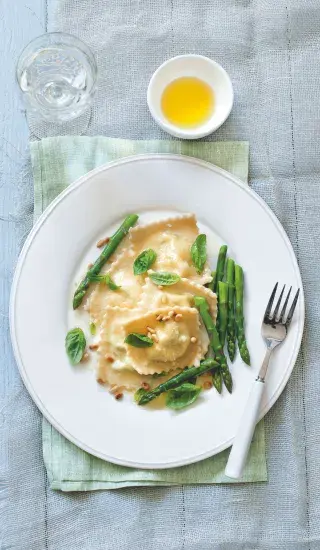 Ravioly s chřestem a ricottou