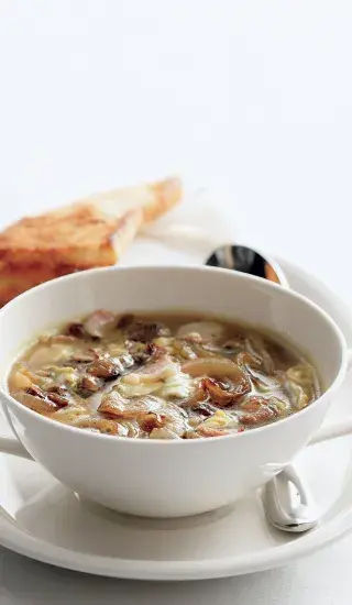 Cibulačka s pancettou