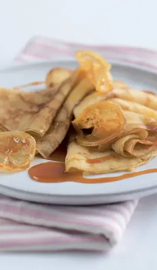 Citronové palačinky s citronovo-karamelovou polevou a kandovanými citrony