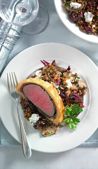 Čočkový salát s pečenou cibulí a ricottou