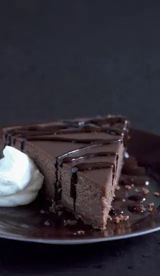 Čokoládový cheesecake se zlatým sirupem