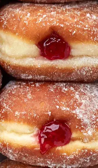 Koblihy s marmeládou v krabici