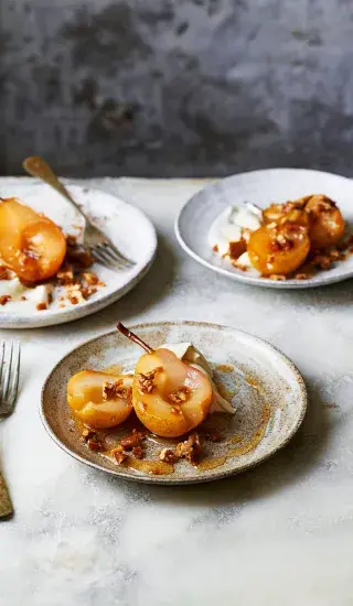 Hrušky s ořechy v karamelu