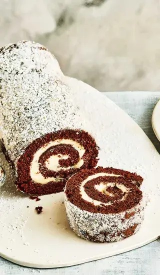 Kakaová roláda se šlehačkou