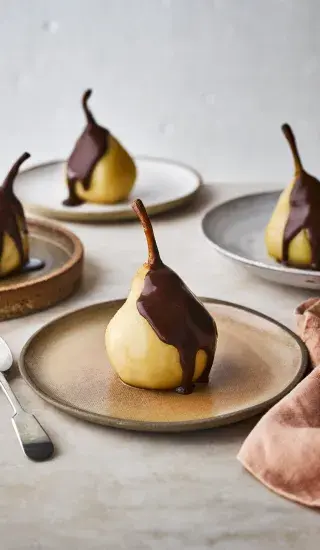 Pošírované hrušky s čokoládovou omáčkou