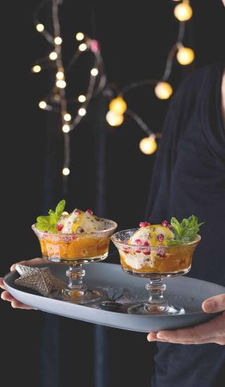 Datlová zmrzlina s chilli a mandarinkovou omáčkou