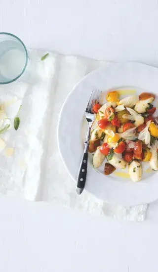 Domácí ricottové noky s rajčátky a šalvějí