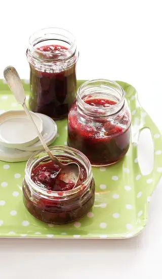 Džem z višní a rybízu