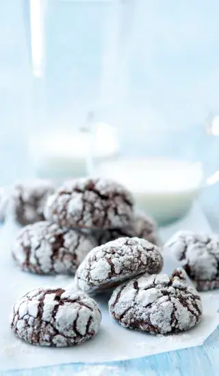 Popraskané čokoládové sušenky crinkles