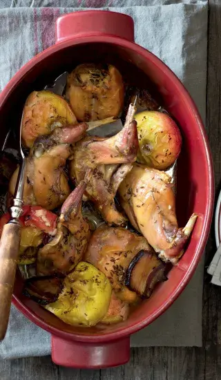 Králík na jablkách