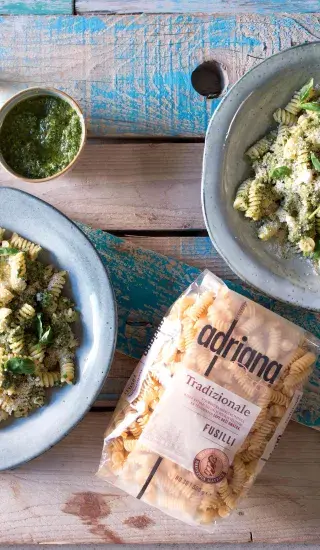 Těstoviny s domácím bylinkovým pestem