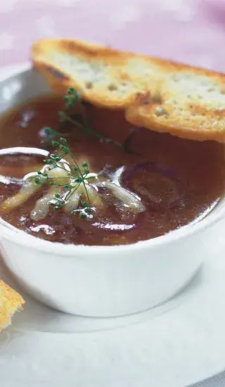 Gratinovaná cibulová polévka