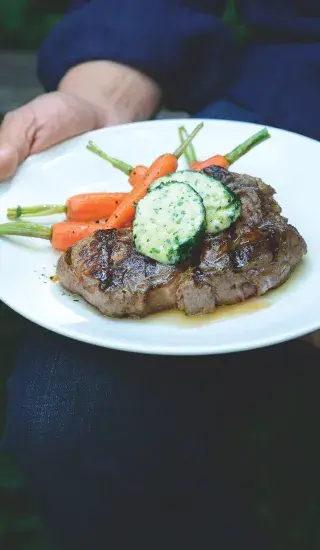 Bylinkové máslo s mandlemi