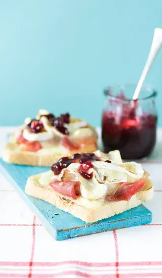 Hermelínové tousty s brusinkami