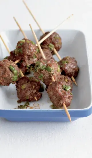 Hovězí karbanátky s fazolkami