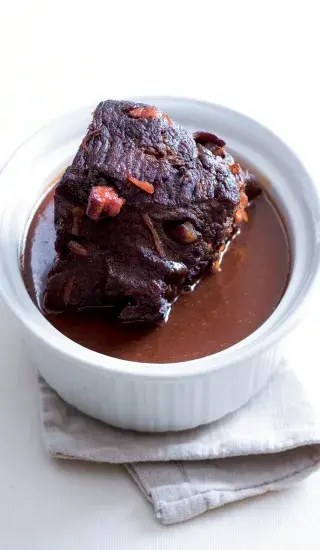 Hovězí pečeně na víně