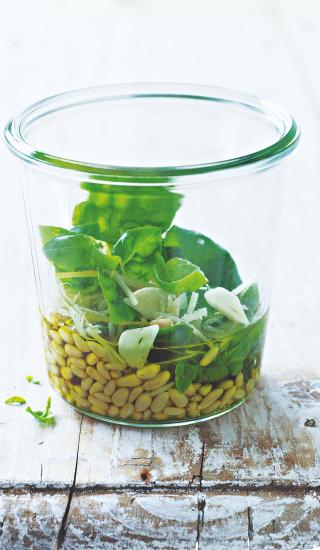 Hrubé bazalkové pesto