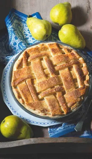 Hruškový koláč se slaným medem a bourbonem