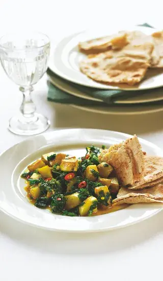 Indické bramborové kari s kopřivami