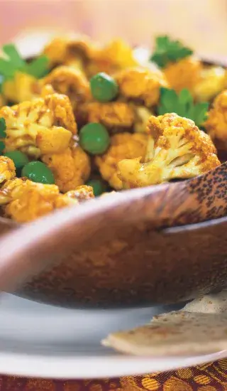 Indické květákové kari s hráškem