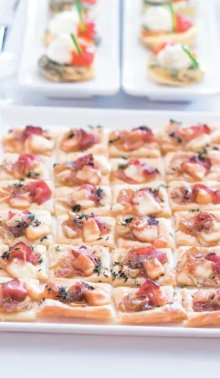 Jednohubky s uzeným sýrem