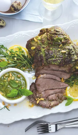 Jehněčí pečeně s bazalkovo-mátovým pestem