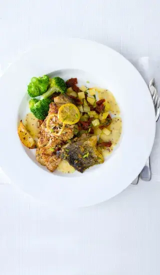 Kapr na hořčici s bramborovým salátem