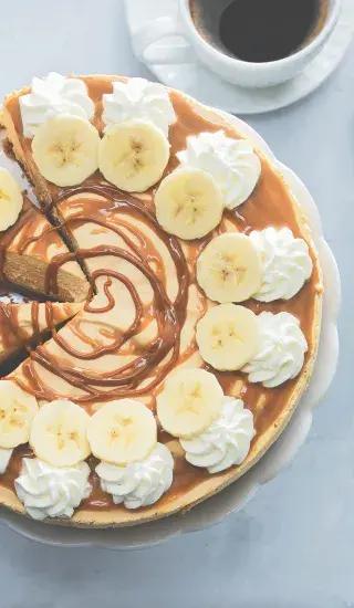 Karamelový cheesecake s banány