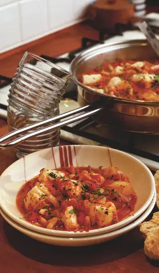 Rybí polévka s rajčaty