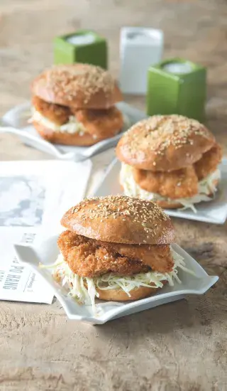 Kuřecí burgery katsu