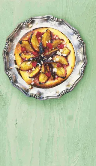 Křehký švestkový koláč