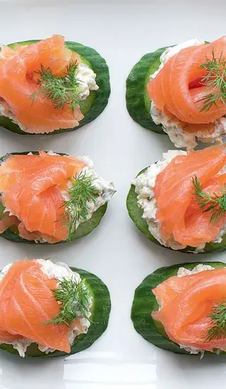 Okurková kolečka s lososem