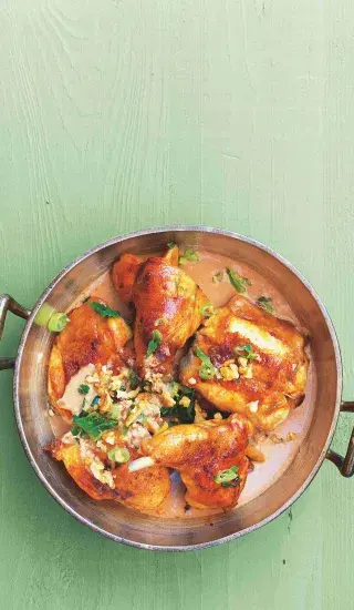 Králík s ořechovou omáčkou