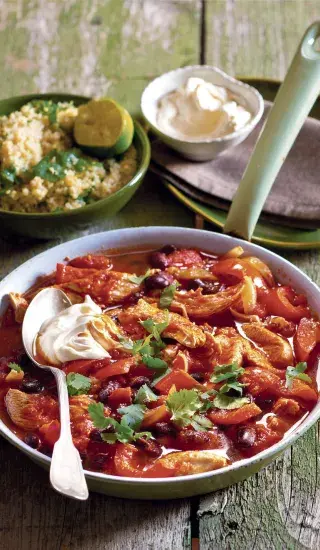 Krůtí prsa s fazolemi a quinoou