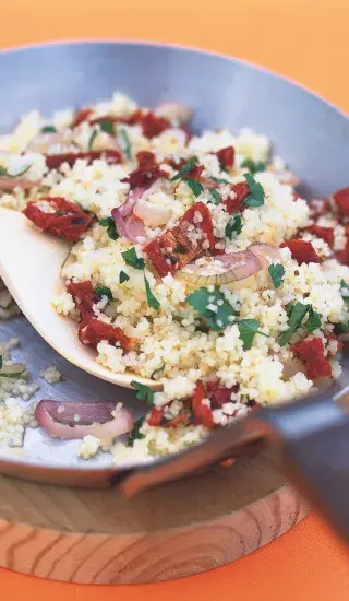 Kuskus se sušenými rajčaty