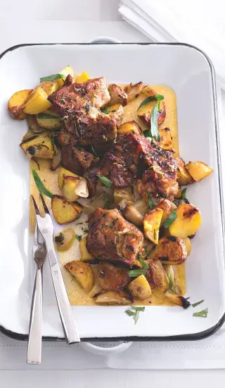 Kůzlečí pečeně na másle s estragonem a bramborami