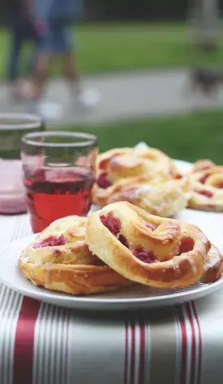 Kynuté šneky s malinami