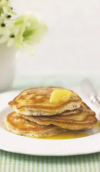 Meruňkové lívanečky s medovým máslem