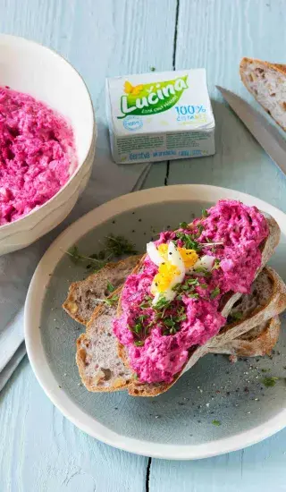 Vajíčková pomazánka s Lučinou a červenou řepou