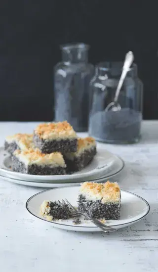 Makový koláč s drobenkou