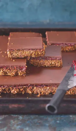 Malinové chia řezy