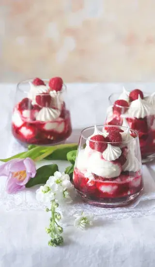 Malinový Eton mess