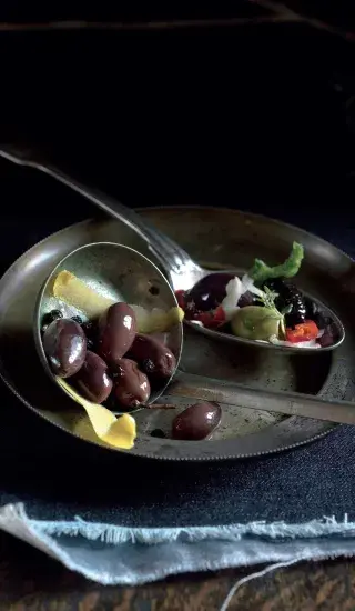 Marinované olivy s fenyklem