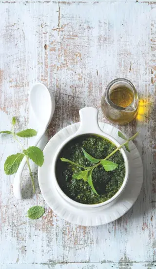 Mátová omáčka s citronovou šťávou