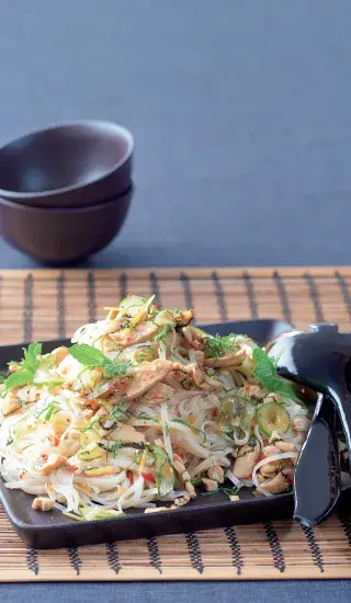 Mátové kuřecí nudle