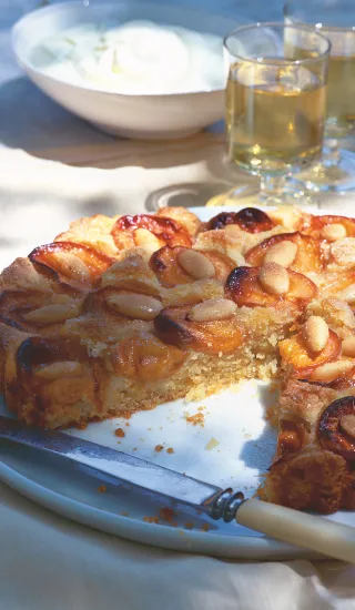 Meruňkový koláč s mandlemi